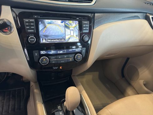 Used 2015 Nissan Rogue SL w/ SL Premium Package image 29