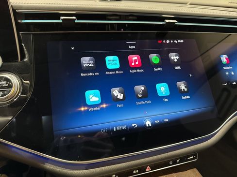 Used 2024 Mercedes-Benz E 350 4MATIC Sedan w/ Airmatic Package image 19