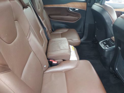 Used 2021 Volvo XC90 T6 Momentum w/ Advanced Package AWD/4WD image 39