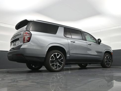 Used 2024 Chevrolet Suburban RST w/ Luxury Package RWD image 29