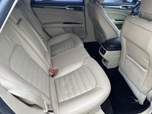 Used 2015 Ford Fusion SE w/ Equipment Group 202A FWD image 5