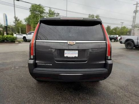 Used 2016 Cadillac Escalade Luxury AWD/4WD image 7