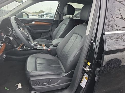 Used 2023 Audi Q5 2.0T Premium w/ Convenience Package image 4