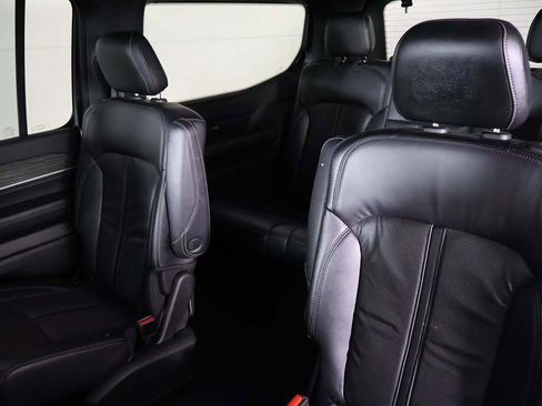 Used 2022 Jeep Wagoneer Series III w/ Flexible Seating Group AWD/4WD image 36