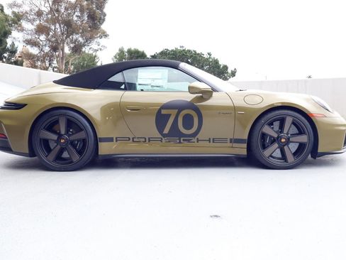 New 2026 Porsche 911 GTS image 9