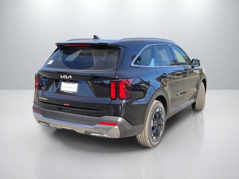 New 2026 Kia Sorento S w/ S Panoramic Sunroof Package FWD image 5