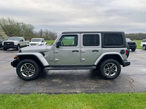 Used 2019 Jeep Wrangler Unlimited Sahara AWD/4WD image 10