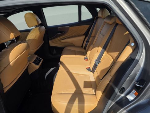 Used 2021 Lexus LS 500 w/ Accessory Package (Z2) image 19