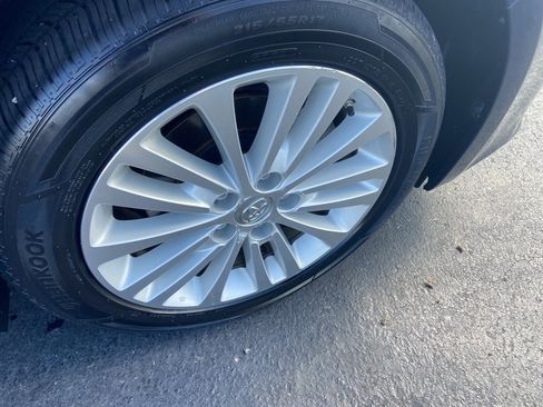 Used 2014 Toyota Avalon Limited image 3