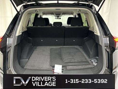 Used 2023 Nissan Rogue SV image 21