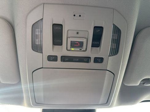 Certified 2023 Toyota Highlander XLE image 23