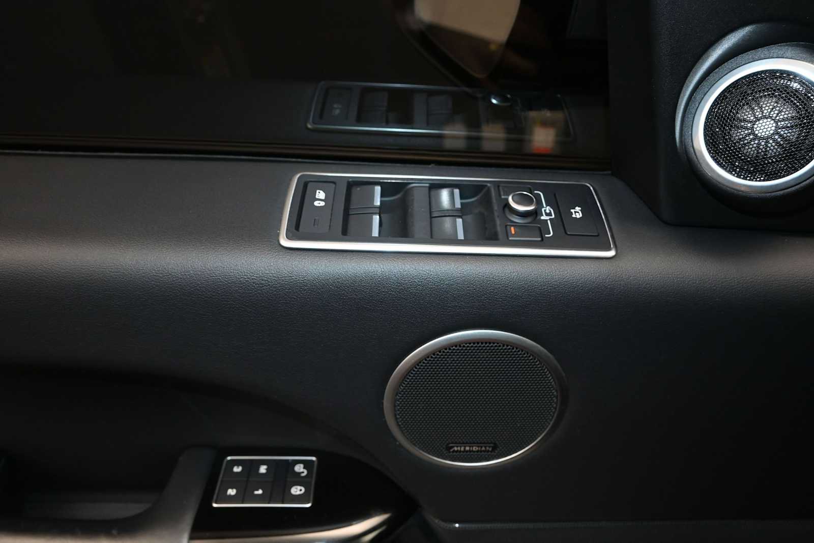 Used 2016 Land Rover Range Rover HSE AWD/4WD image 22