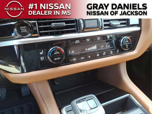 Certified 2025 Nissan Pathfinder Platinum w/ Cargo Package FWD image 19