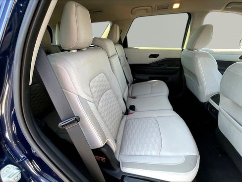 Used 2024 Nissan Pathfinder SV AWD/4WD image 25