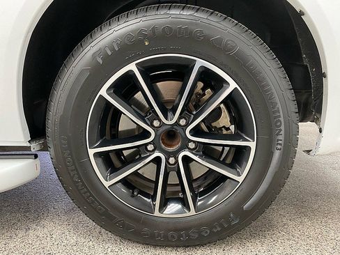 Used 2016 Dodge Grand Caravan SXT w/ UConnect Hands-Free Group image 24