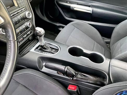 Used 2018 Ford Mustang Coupe RWD image 15