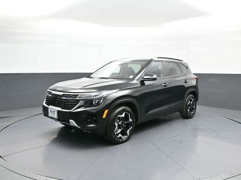 Certified 2025 Kia Seltos S AWD/4WD image 1
