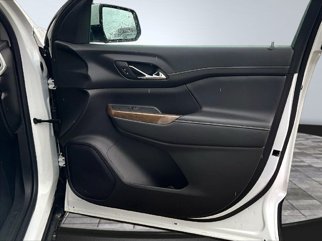 Used 2023 GMC Acadia SLE FWD image 34