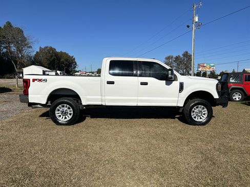 Used 2019 Ford F250 XLT w/ XLT Value Package image 5