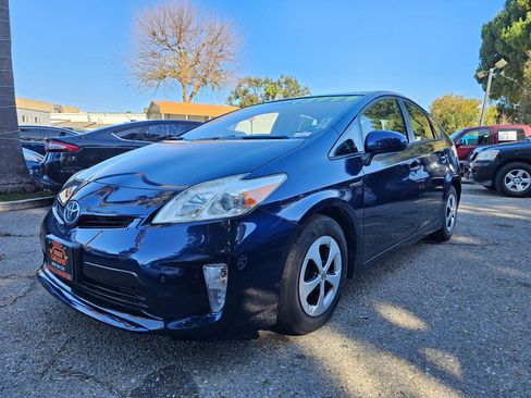 Used 2015 Toyota Prius Four w/ Deluxe Solar Roof Package image 1