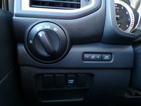 Used 2019 Nissan Titan S w/ S Utility Package image 19