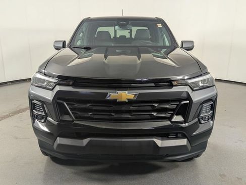 Used 2024 Chevrolet Colorado LT w/ LT Convenience Package III AWD/4WD image 3