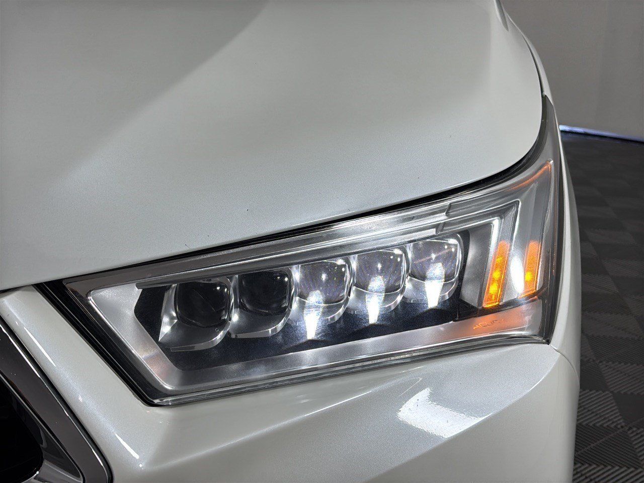 Used 2019 Acura MDX w/ Advance Package FWD image 12