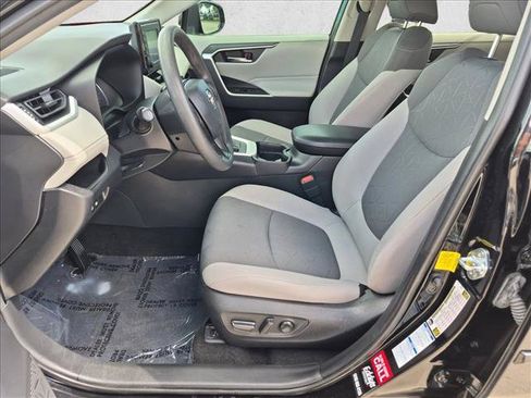 Used 2021 Toyota RAV4 XLE w/ Protection Package (TMS) AWD/4WD image 16