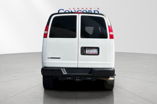 Used 2018 Chevrolet Express 2500 RWD image 5