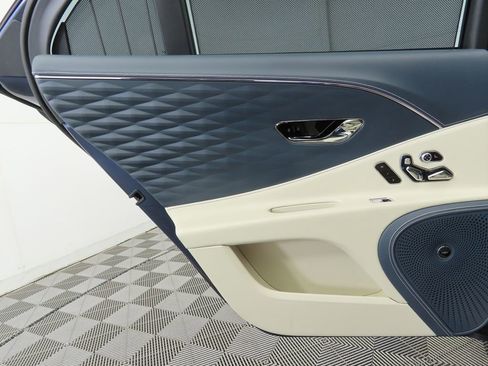 Certified 2020 Bentley Flying Spur W12 image 26