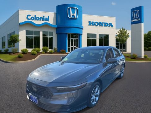 Used 2024 Honda Accord EX image 2