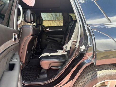 Used 2017 Jeep Grand Cherokee SRT image 20
