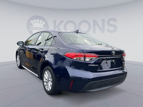 Used 2023 Toyota Corolla LE w/ LE Convenience Package FWD image 2