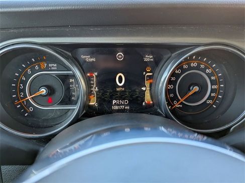 Certified 2018 Jeep Wrangler Unlimited Sahara image 15