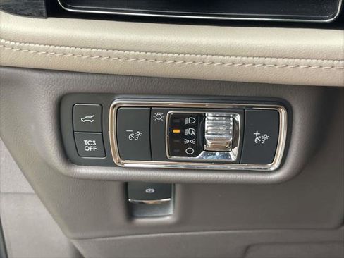 Used 2022 Lincoln Nautilus Reserve w/ Equipment Group 201A image 18