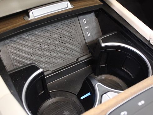 Certified 2025 Mercedes-Benz GLS 450 4MATIC image 40