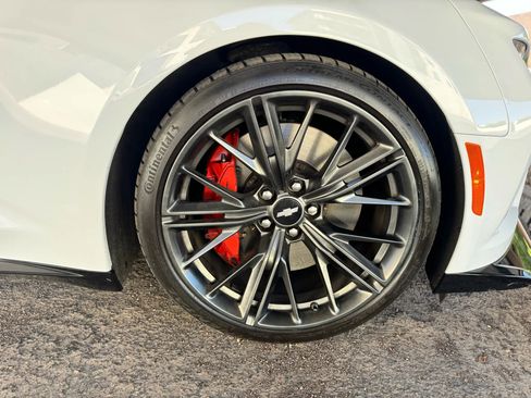 Used 2018 Chevrolet Camaro ZL1 image 12