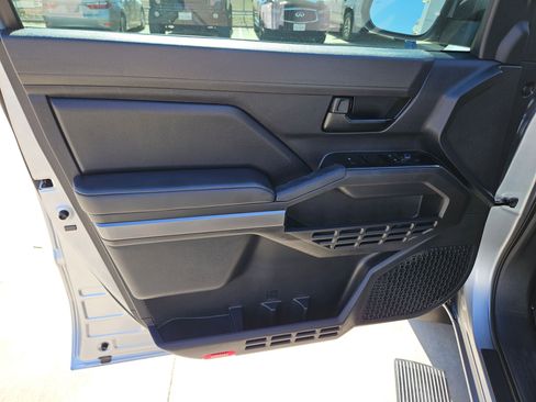 Used 2025 Toyota Tacoma SR5 image 11