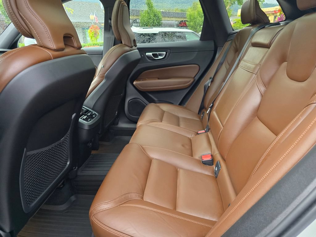 Used 2021 Volvo XC60 T5 Inscription w/ Advanced Package AWD/4WD image 18