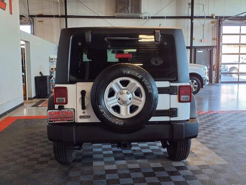 Used 2013 Jeep Wrangler Sport AWD/4WD image 5