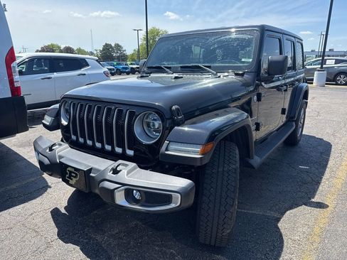 Used 2020 Jeep Wrangler Unlimited Sahara w/ Uconnect 4C Nav & Sound Group AWD/4WD image 2