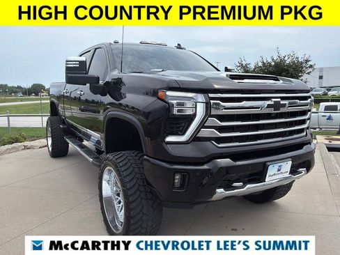 Used 2025 Chevrolet Silverado 2500 High Country w/ High Country Premium Package AWD/4WD image 2