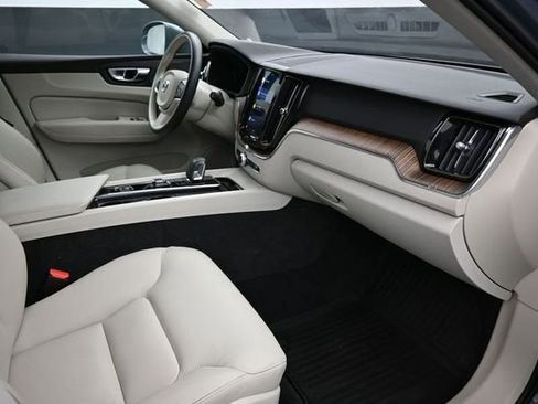 Used 2022 Volvo XC60 T8 Inscription Expression w/ Advanced Package AWD/4WD image 17