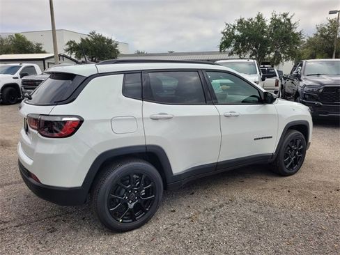 New 2026 Jeep Compass Latitude image 13