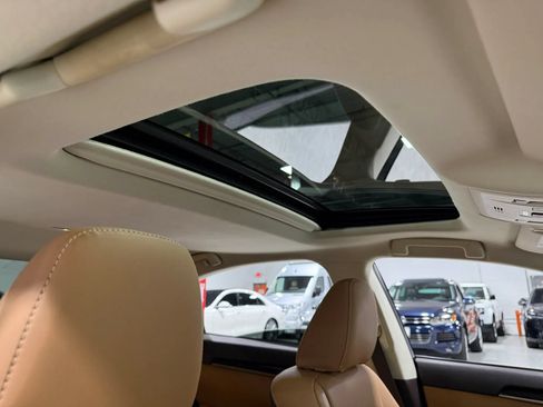 Used 2017 Lexus ES 350 w/ Premium Package FWD image 49