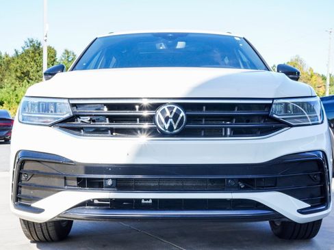Used 2022 Volkswagen Tiguan SE R-Line image 6
