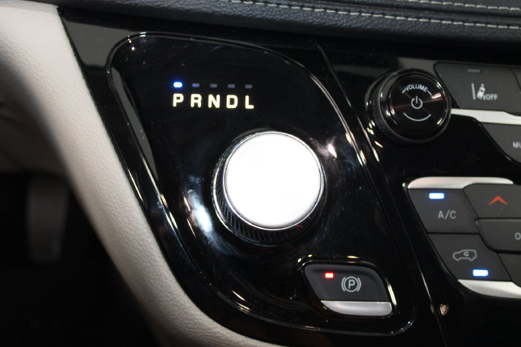 Used 2023 Chrysler Pacifica Touring-L FWD image 29