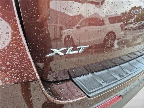 Used 2020 Ford Explorer XLT w/ Equipment Group 202A RWD image 9
