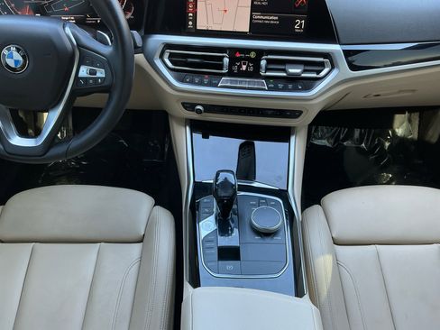 Used 2019 BMW 330i Sedan w/ Driving Assistance Package image 7