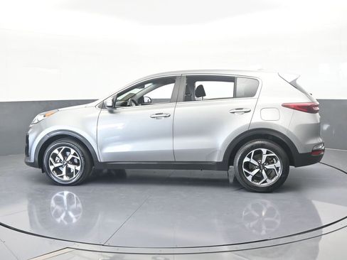 Used 2020 Kia Sportage LX image 3